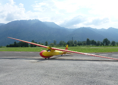 HB-381 Erstflug Schnis